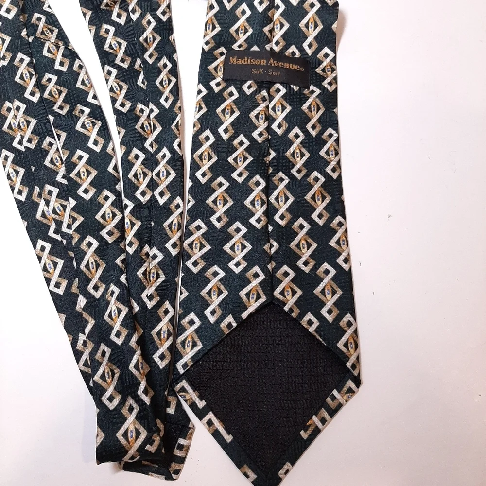 MADISON AVENUE Patterned Silk Tie Made In Canada Diamond Gold Green